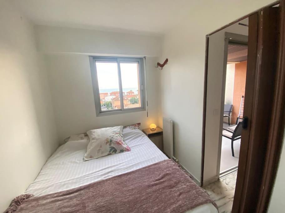 2 Flat With Sea View, Private Parking, Swimming Pool, And Ac *