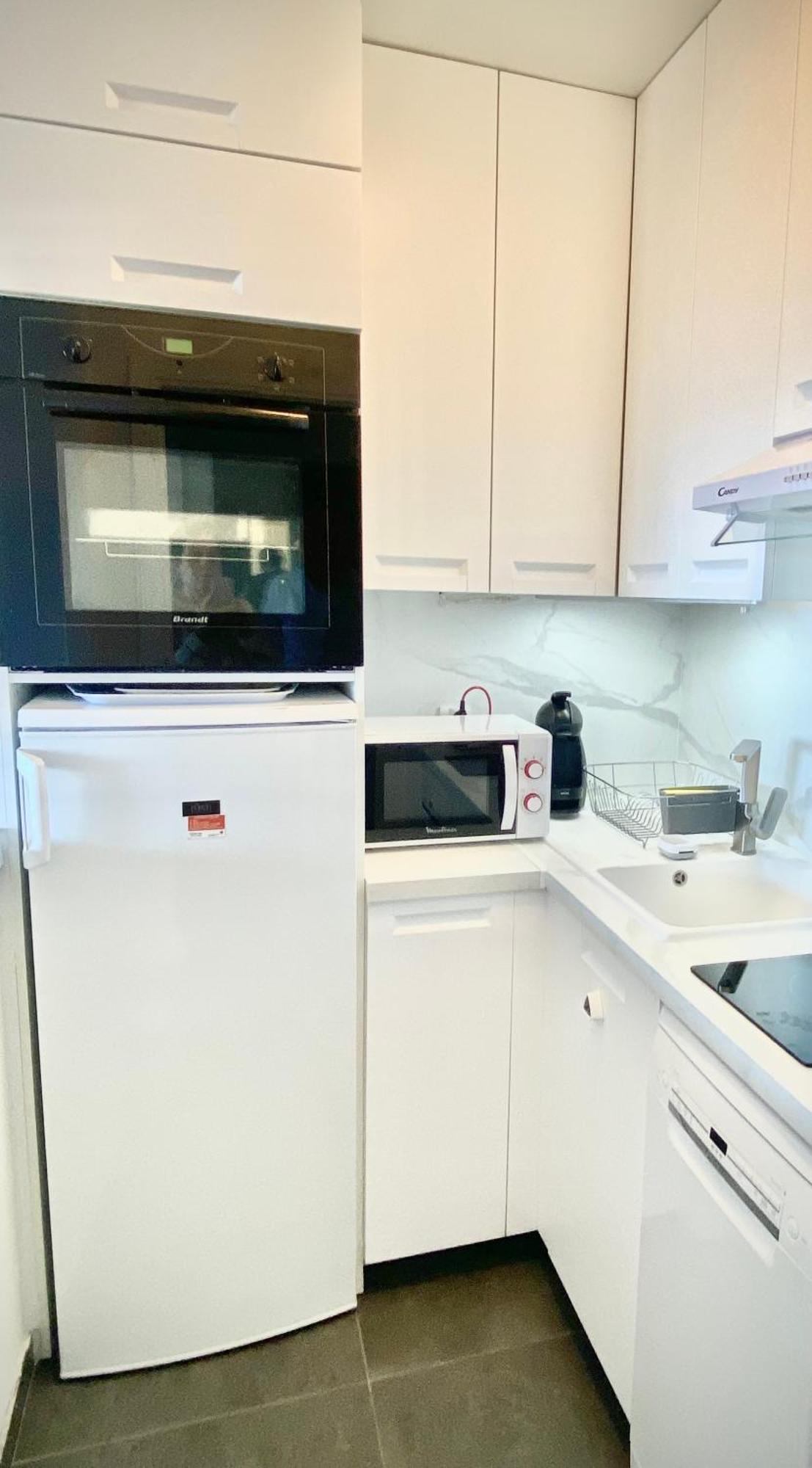 2 Flat With Sea View, Private Parking, Swimming Pool, And Ac