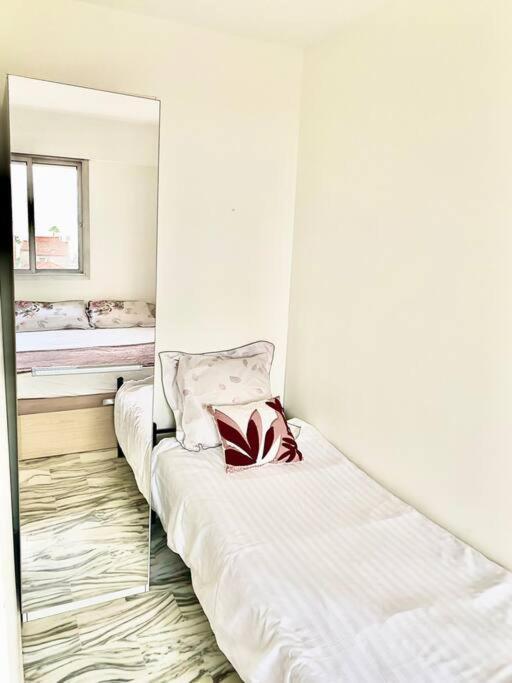 Apartment 2 Flat With Sea View, Private Parking, Swimming Pool, And Ac *