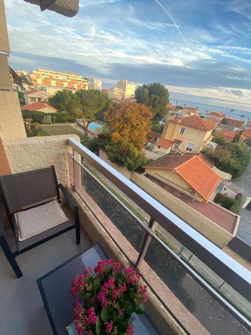 Apartment 2 Flat With Sea View, Private Parking, Swimming Pool, And Ac