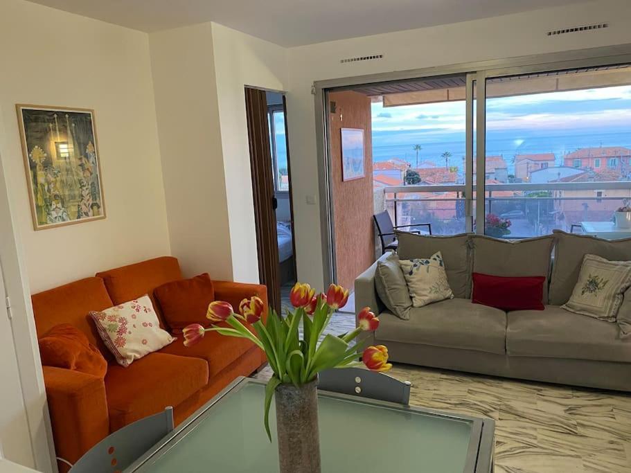 Apartment 2 Flat With Sea View, Private Parking, Swimming Pool, And Ac